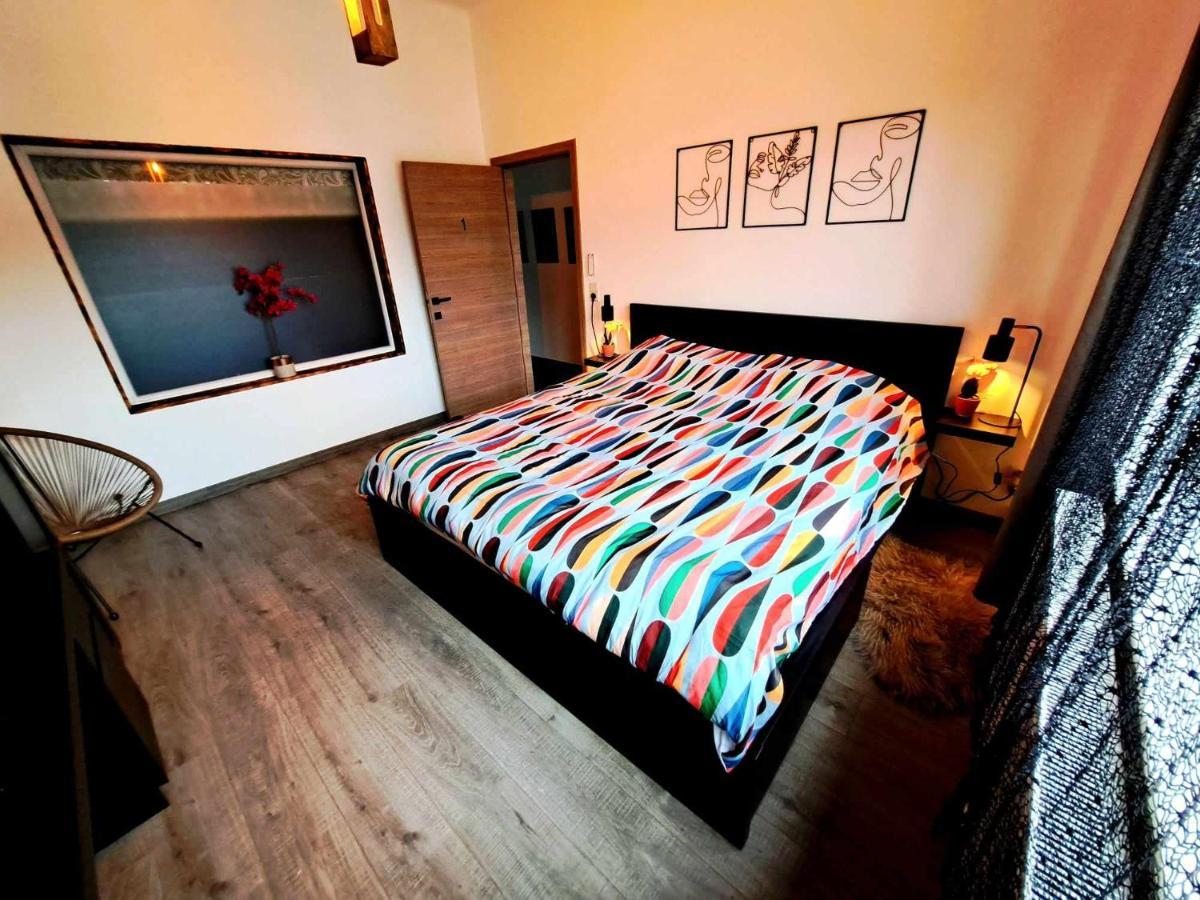 Petite Chambre Dans Une Jolie Colocation Lüttich Exterior foto