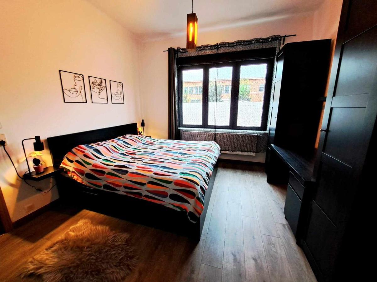 Petite Chambre Dans Une Jolie Colocation Lüttich Exterior foto