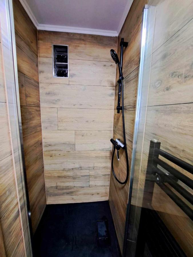 Petite Chambre Dans Une Jolie Colocation Lüttich Exterior foto
